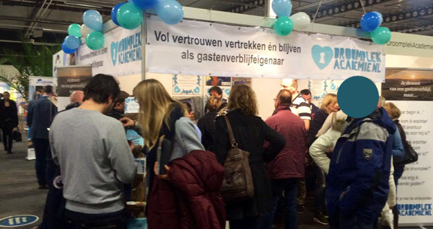 volle stand leonie proefhotel Emigratiebeurs droomplekacademie